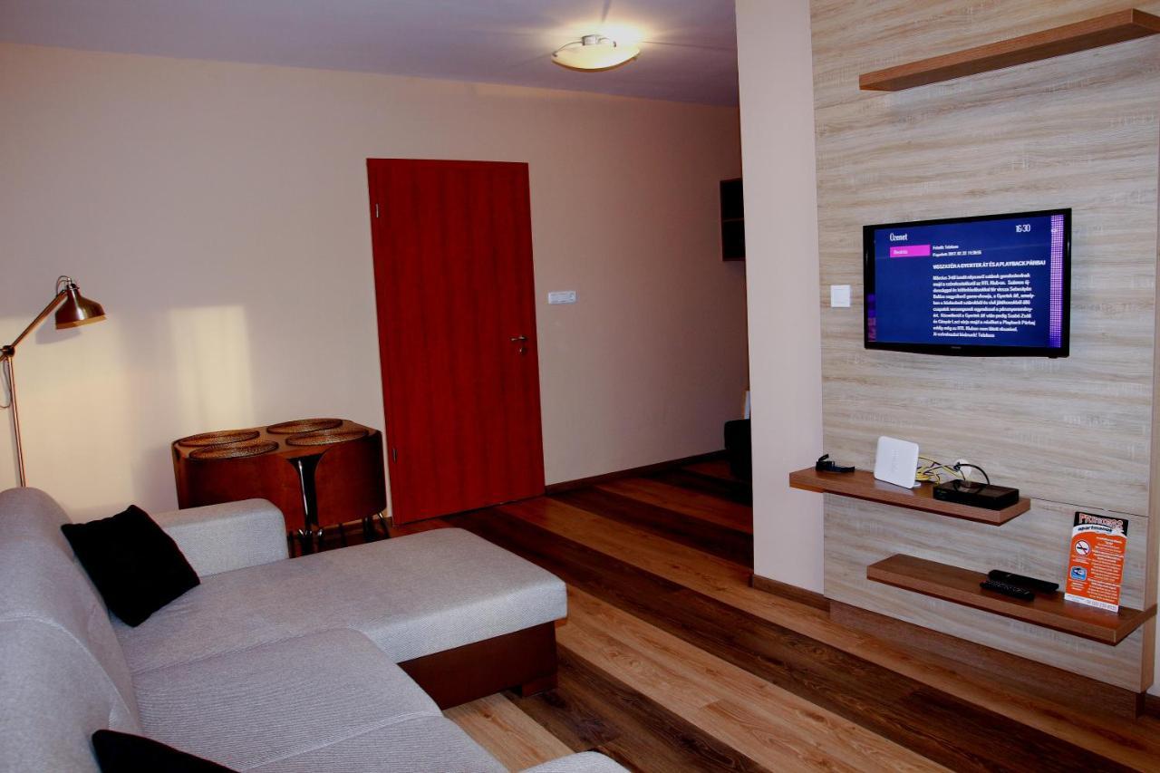 Club 218 Wellness Luxus Apartman Шиофок Экстерьер фото