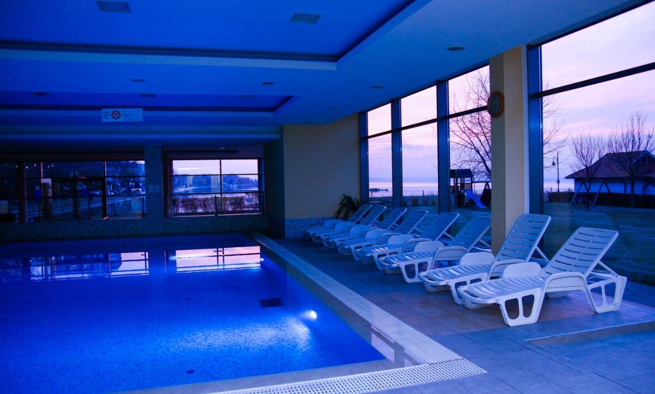 Club 218 Wellness Luxus Apartman Шиофок Экстерьер фото