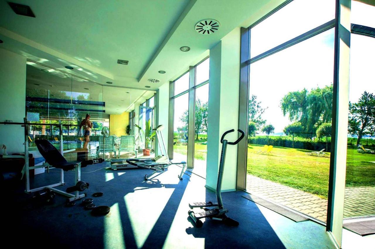 Club 218 Wellness Luxus Apartman Шиофок Экстерьер фото