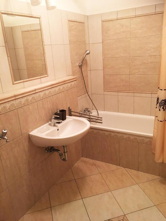 Club 218 Wellness Luxus Apartman Шиофок Экстерьер фото