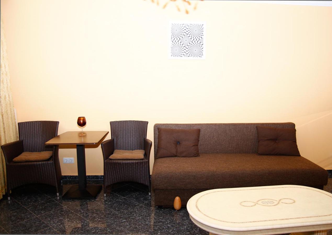 Club 218 Wellness Luxus Apartman Шиофок Экстерьер фото